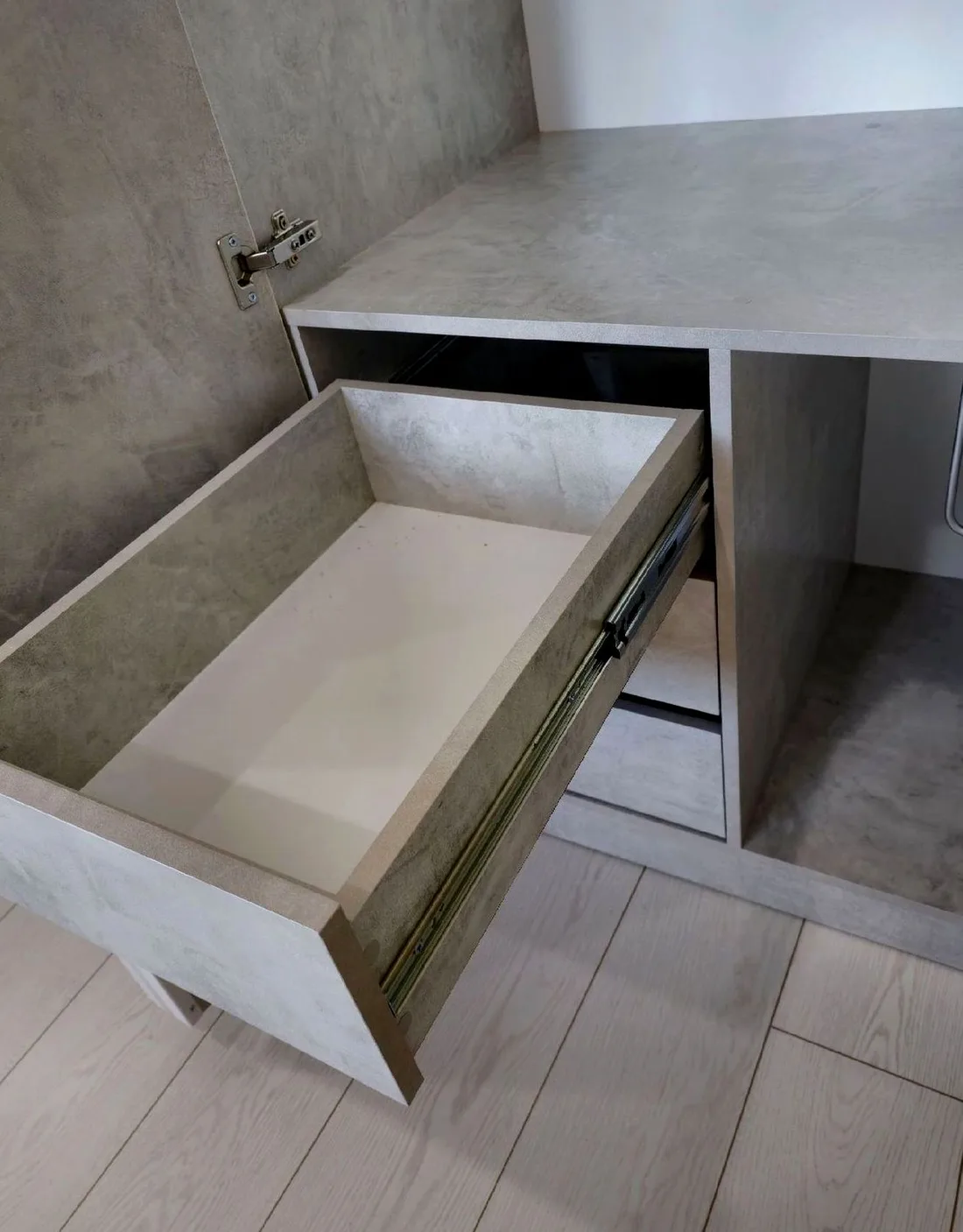 Шкаф Modena Home №0956 — распашной шкаф в современном стиле
