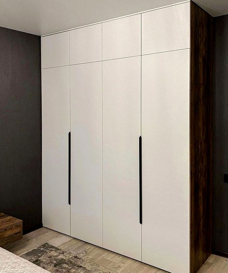 Шкаф под заказ №0988 — гардеробный шкаф до потолка | HOLZCOM